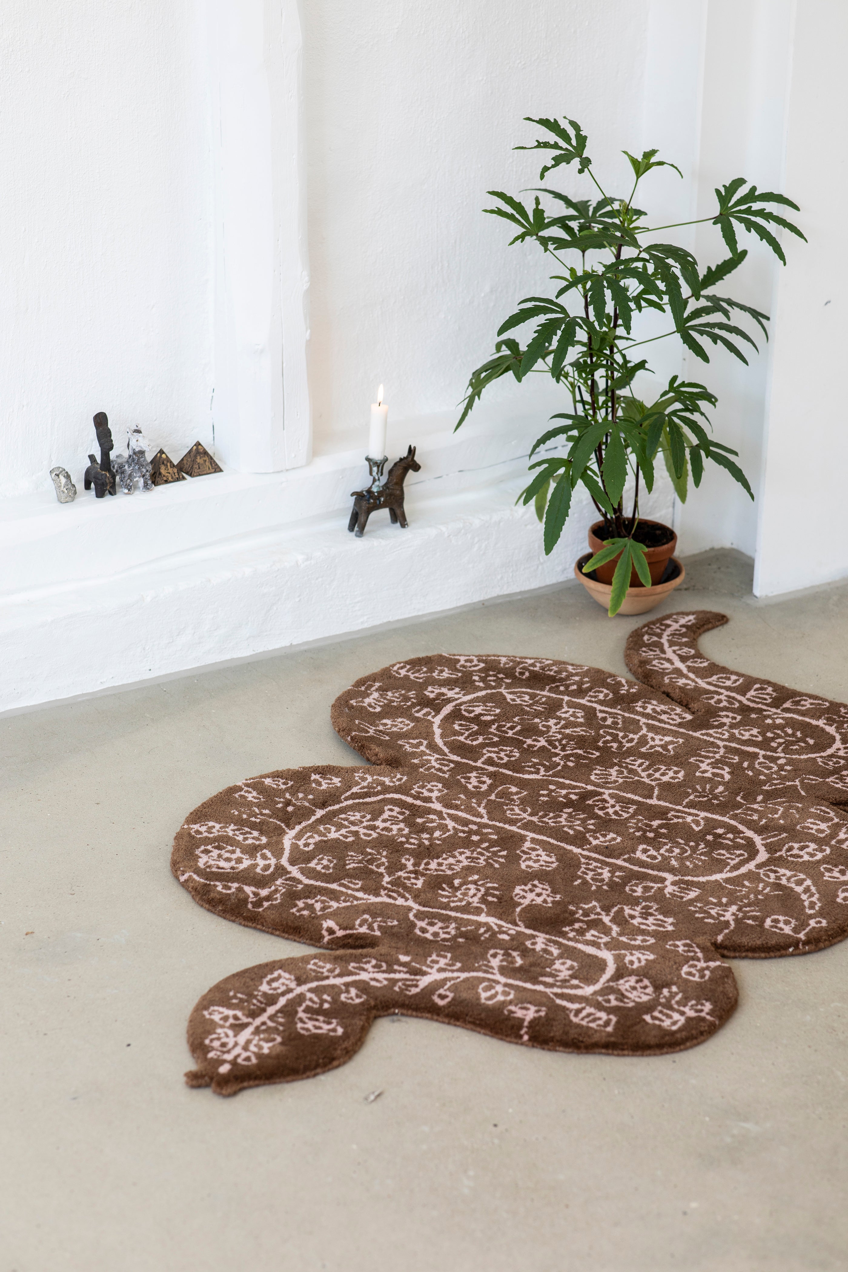 Snake Rug, rose & brown